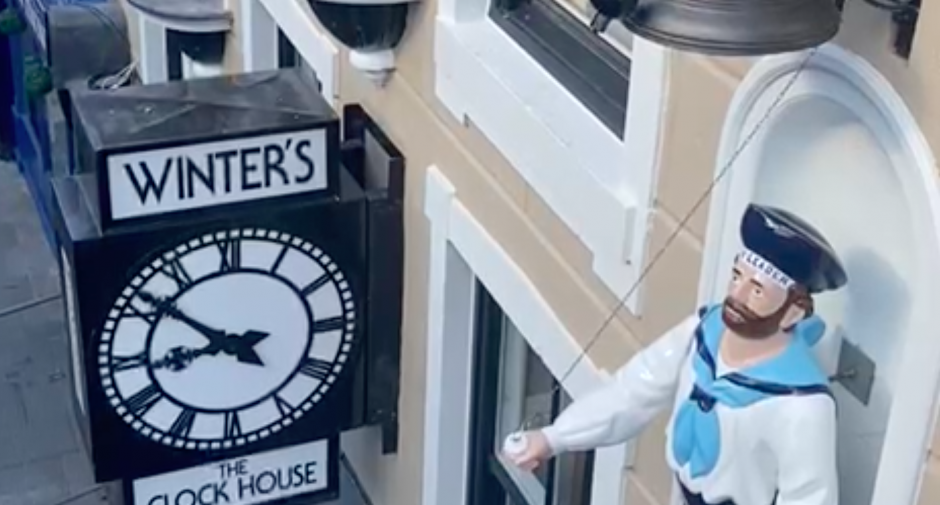 Winter’s beautifully restored iconic clock chimes again - One Stockport