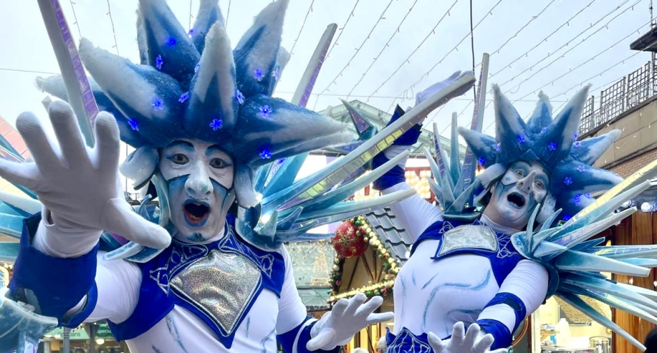 Stockport’s Spectacular Sunday gets thousands in the festive mood